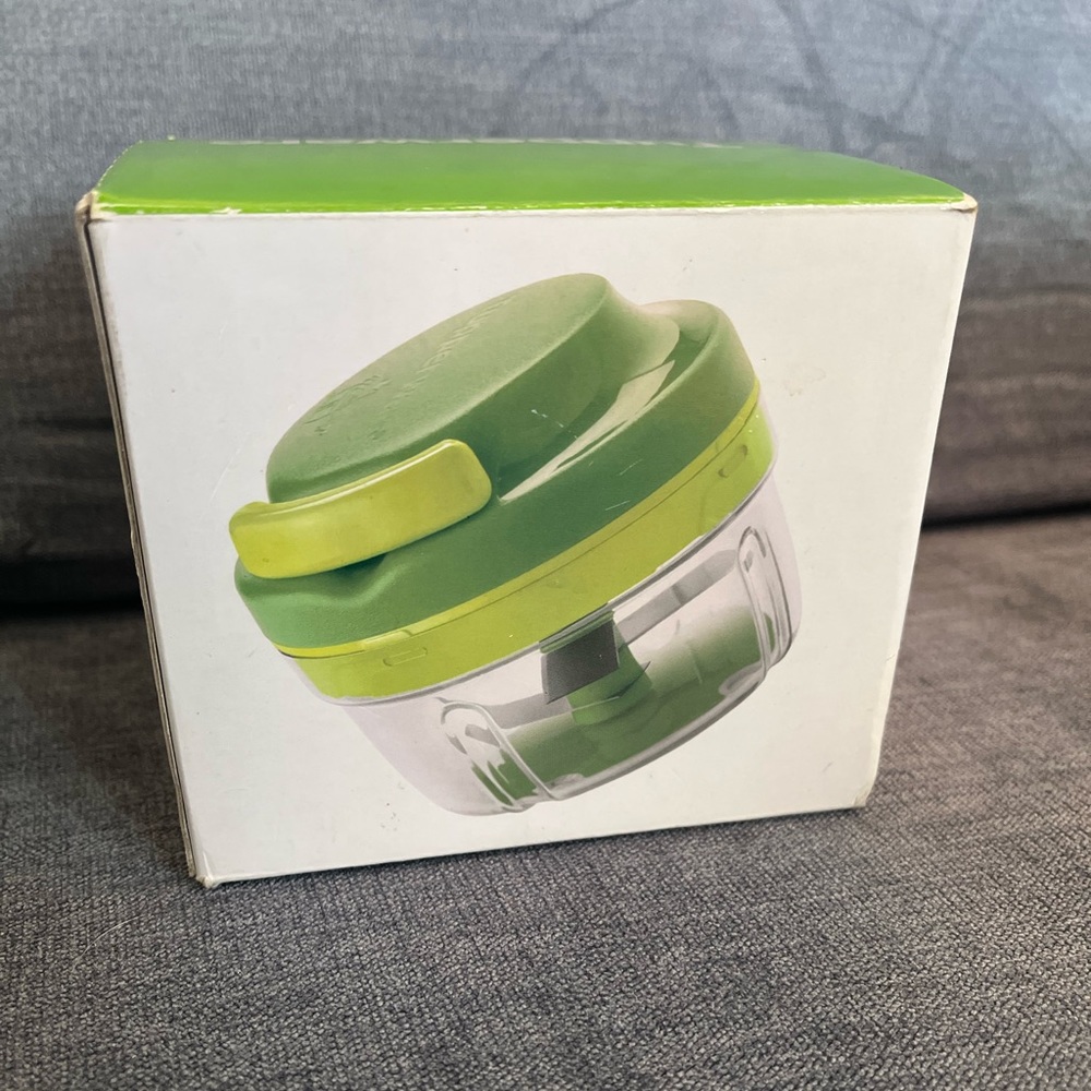 Brand new Tupperware chopper